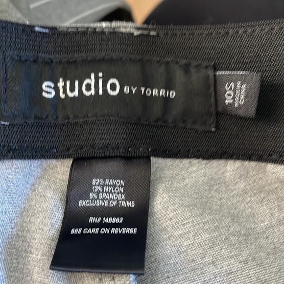 Torrid Comfort Flex Waistband Slim Taper Studio Luxe Ponte High-Rise Pant Sz 10S - Picture 4 of 8